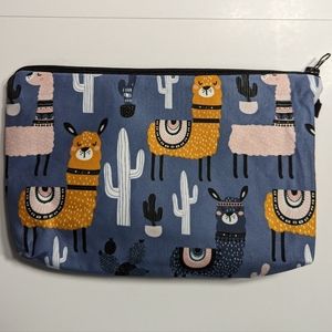 Cosmetic bag llama design